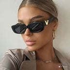 نظارات شمسية عصرية بإطار مجوف على شكل حرف V للنساء والرجال