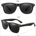 Paires De Lunettes De Soleil Classiques Avec Des Verres Colorés