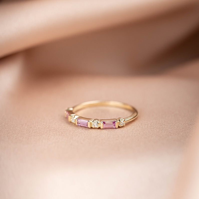 Bague De Mariage Saphir Rose Carats Diamant Demi-Bande Éternité Baguette - Kyklos Jewelry