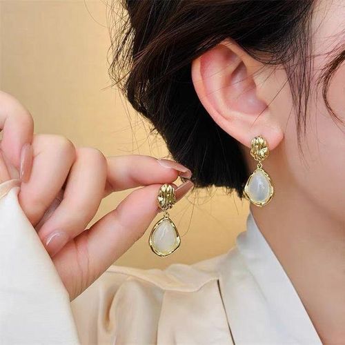 أقراط متدلية على شكل دمعة للنساء